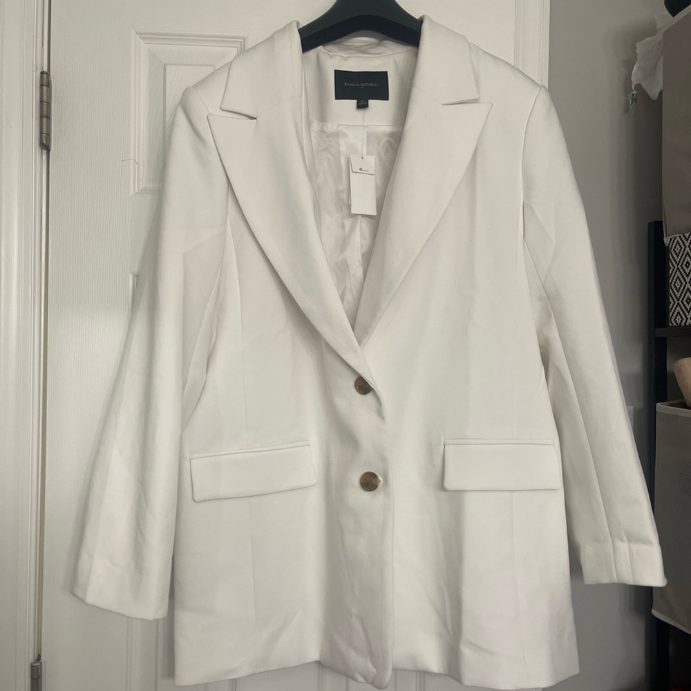 BANANA REPUBLIC Women’s White Long Boyfriend Two-button Blazer, Size 12, NWT